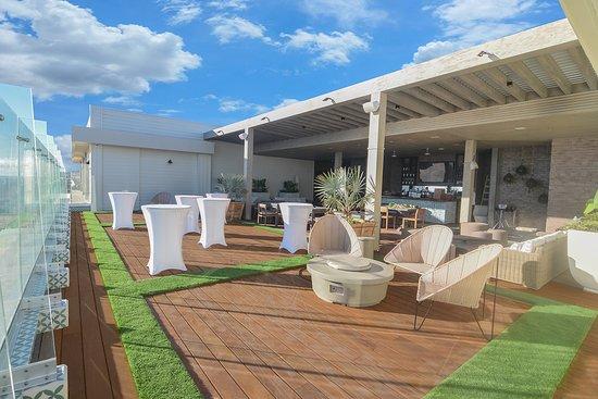 La Azotea Rooftop & Raw Bar